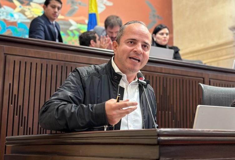 Juan Espinal - 2024