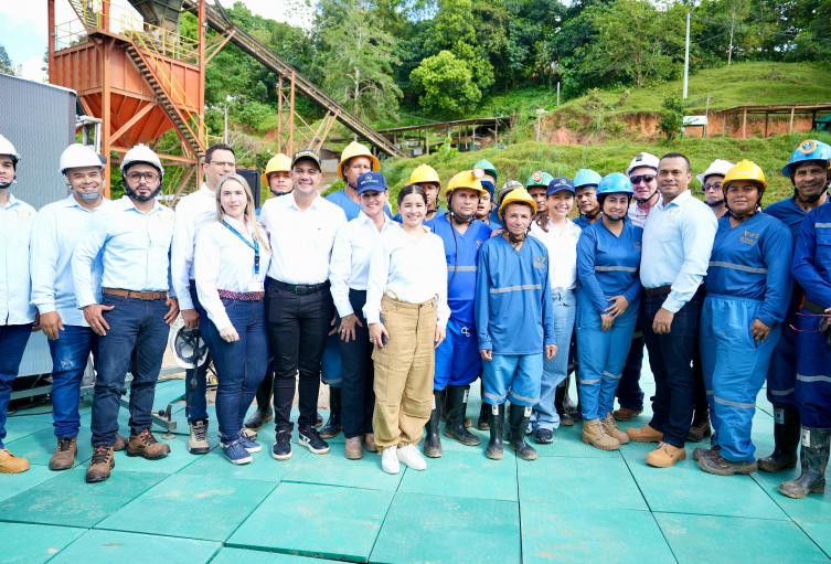Firman acuerdo para fortalecer la minería regenerativa en Antioquia 