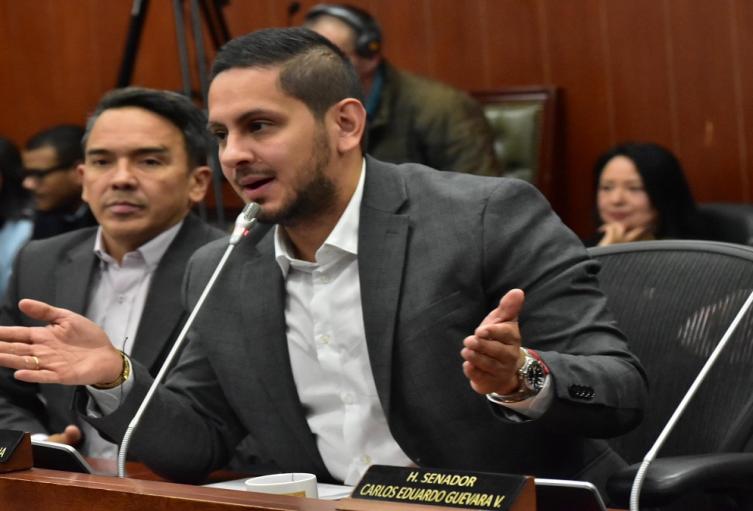 Senador Esteban Quintero