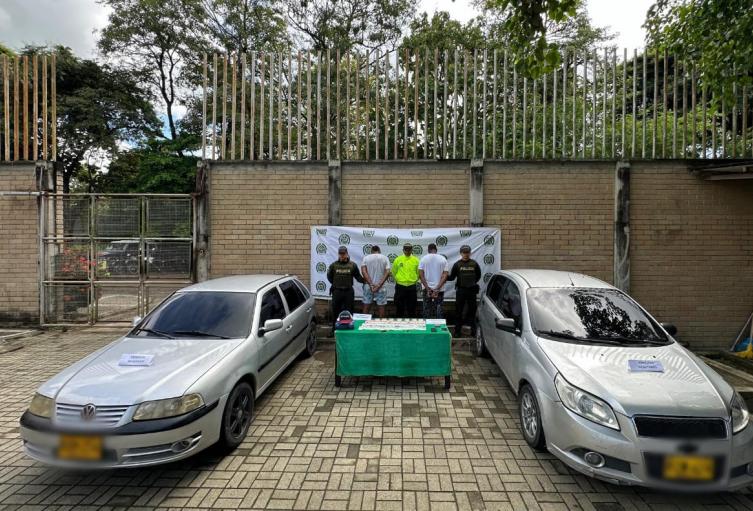 Caen dos fleteros con millonario botín mientras escapaban en un vehículo en Urabá 