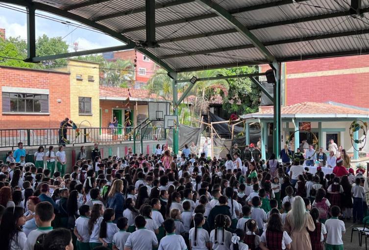 Talleres formativos en niños de Medellín para prevenir uso de drogas