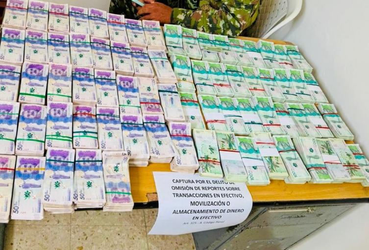 En una camioneta blindada transportaban más de 800 millones de pesos de forma ilegal en las vías de Chocó 