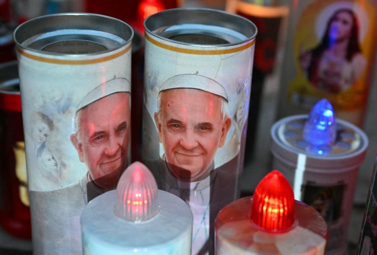Oraciones en pro de la salud del Papa Francisco