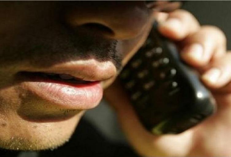 Campaña de difamación digital y hostigamiento telefónico pone en riesgo a abogada minera en Antioquia