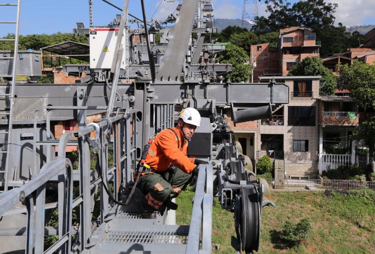 Mantenimiento en los metrocables de Medellín 