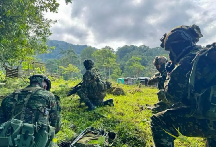 Enfrentamientos entre el Ejército y Clan del Golfo