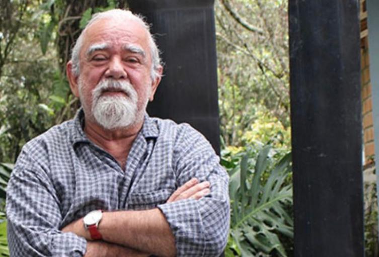 Escultor Hugo Zapata