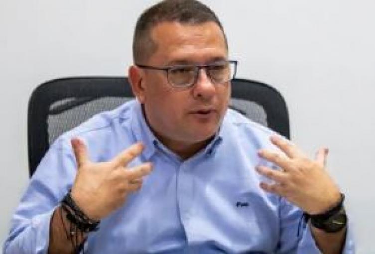 Secretario de Paz de Medellín denuncia retiro de su esquema de seguridad y responsabiliza a Petro