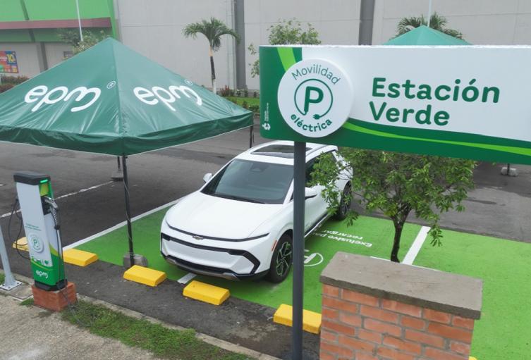 Estación de carga pública de vehículos eléctricos en Urabá antioqueño