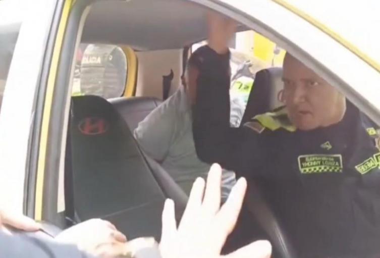 Policías discuten por el traslado de detenidos
