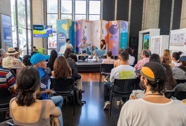 Parada Juvenil de la Lectura en Medellín