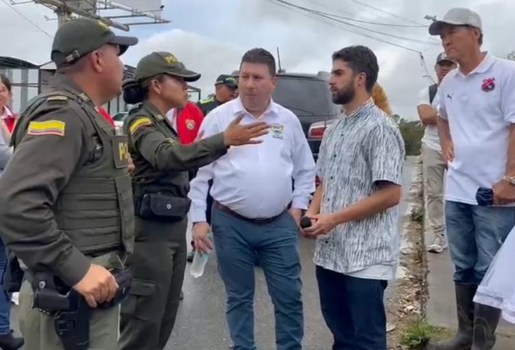 Reunión para levantar bloqueo en la vía Medellín - Bogotá
