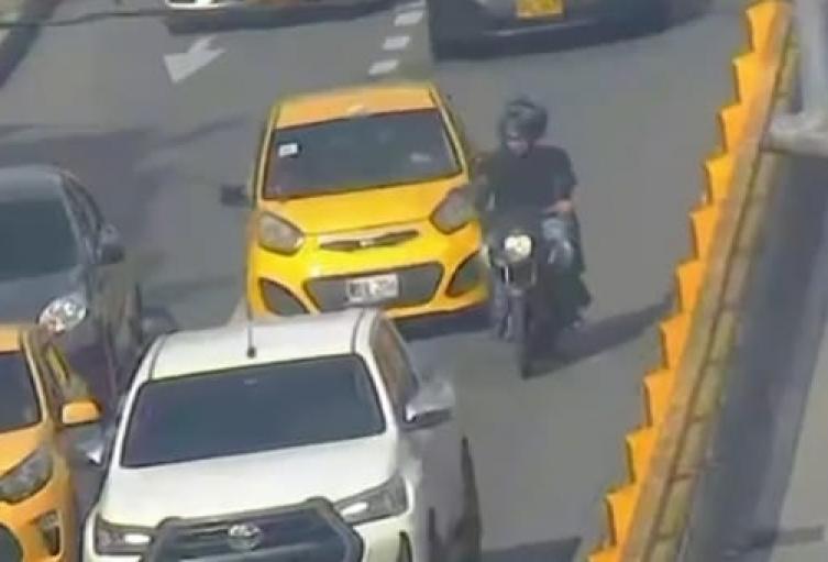 Moto ladrón fue capturado en Medellín Moto ladrón fue capturado en Medellín