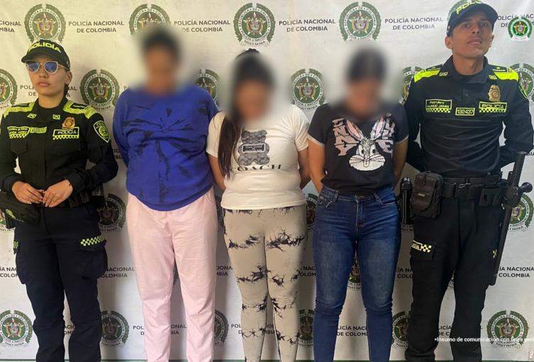 Cárcel en Medellín para mujer acusada de grabar y enviar contenido sexual de su hija de cinco años a ciudadano francés a cambio de dinero 