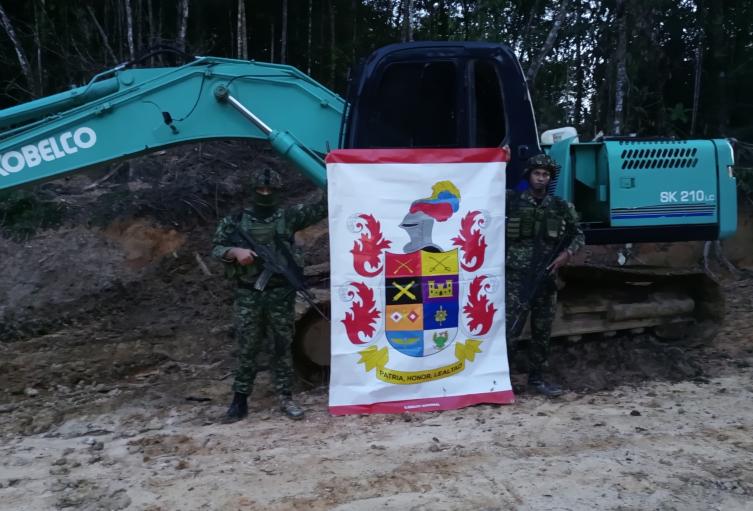 Ejército destruyó maquinaria de $700 millones para minería ilegal del Clan del Golfo en Zaragoza