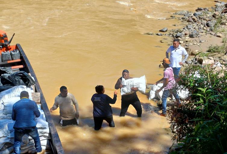 Llega ayuda humanitaria a zonas confinadas por violencia armada en Antioquia