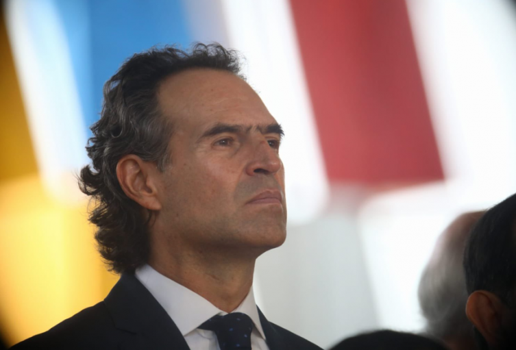 Alcalde de Medellín alerta por video falso creado con inteligencia artificial para promover estafa financiera 