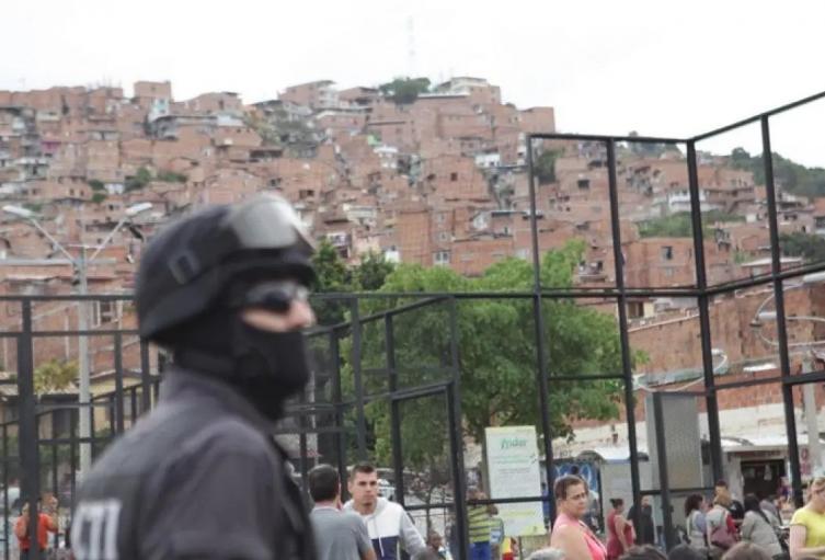 Las comunas de Medellín, epicentro de violencia y muerte Las comunas de Medellín, epicentro de violencia y muerte