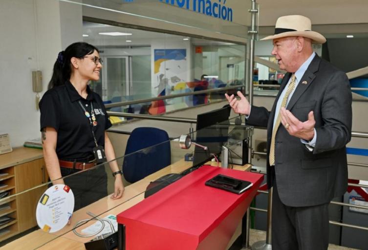 Embajador de EUU en Colombia Embajador de EUU en Colombia
