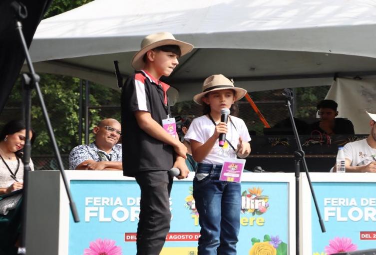 Jóvenes trovadores de Medellín