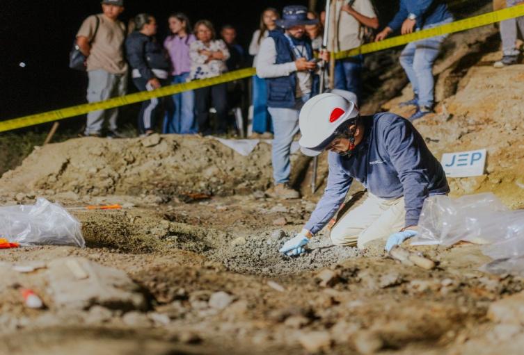 Hallazgo estructuras óseas en la Escombrera, comuna 13 de Medellín