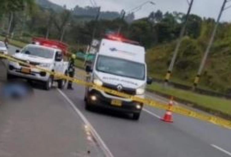 Huecos en la vía Caldas habrían causado muerte de ciclista