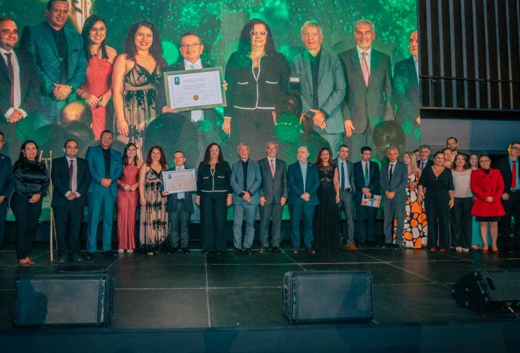 Tecnológico de Antioquia -TdeA- marca hito en la educación pública superior del país al recibir acreditación internacional