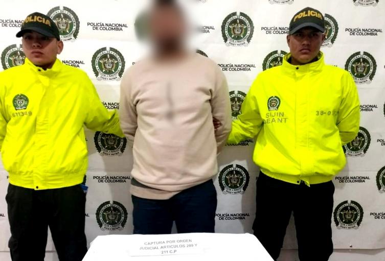 Hombre fue capturado en Santa Rosa de Osos, acusado de abusar de su hija de 4 años tras denuncia de un familiar