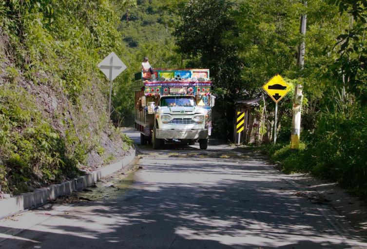 Entrega vía pavimentada Dabeiba - Camparrusia