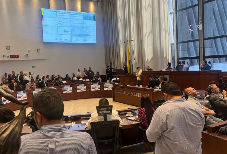 Gobernador de Antioquia expuso propuesta de referendo para la autonomía fiscal de las regiones