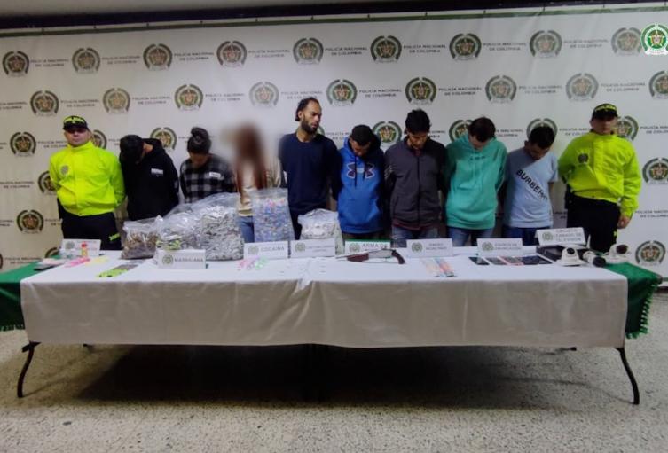 Ocho presuntos narcos asegurados por microtráfico en zonas escolares