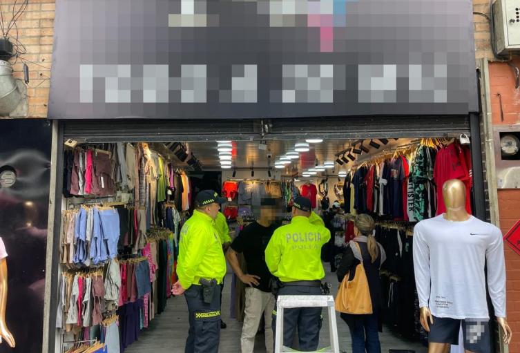 Incautan más de 10 mil confecciones extranjeras valoradas en mil millones en Medellín 