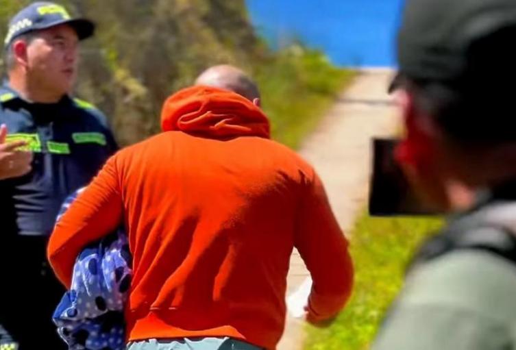Detienen a gringo en Antioquia tras hallar en su poder 33 perros, 2 boas y 2 babillas en pésimas condiciones 