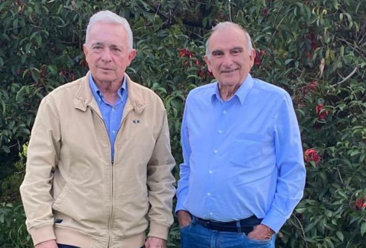 Reunión entre Álvaro Uribe y Humberto de la Calle en Antioquia 