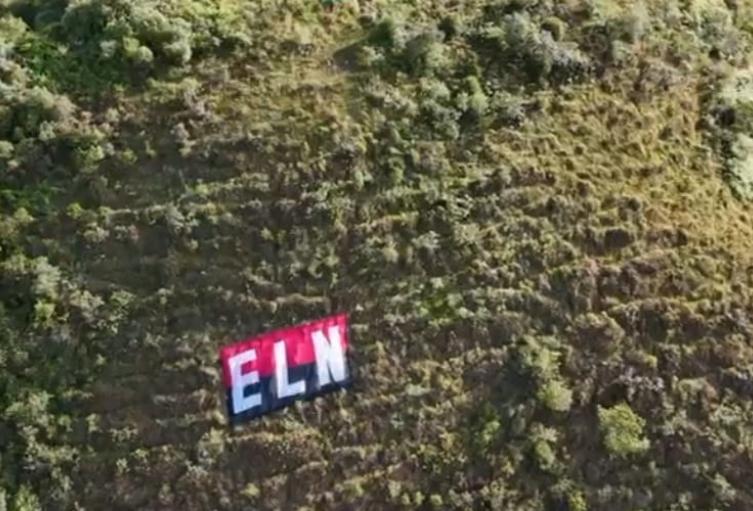 Bandera del ELN puesta en San Antonio de Prado