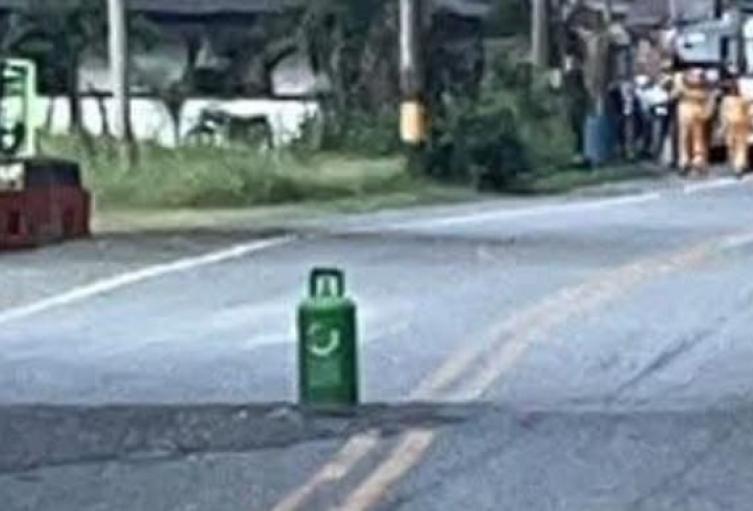 Cilindro bomba en la vía Medellín - Costa Atlántica Cilindro bomba en la vía Medellín - Costa Atlántica