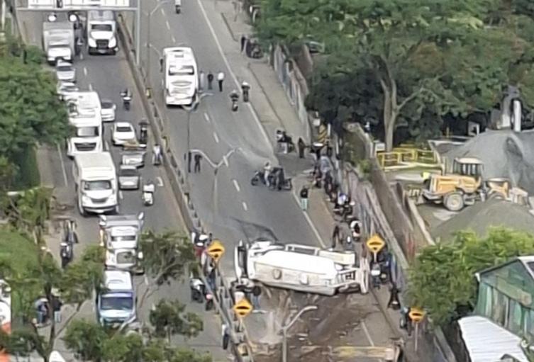 Accidente de tránsito en la autopista Medellín - Bogotá 