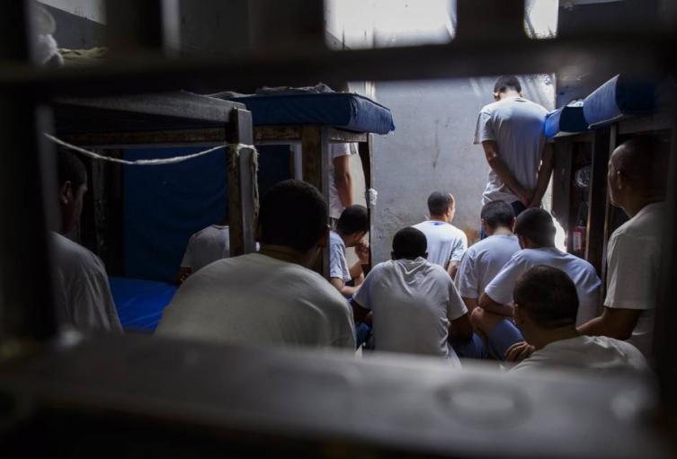 Denuncian que 60 reclusos con tuberculosis fueron trasladados a patios con población sana en cárcel de Puerto Triunfo Denuncian que 60 reclusos con tuberculosis fueron trasladados a patios con población sana en cárcel de Puerto Triunfo