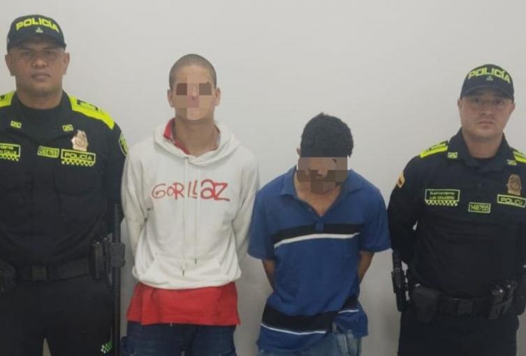 Capturados por haber agredido a policía en Metro de Medellín