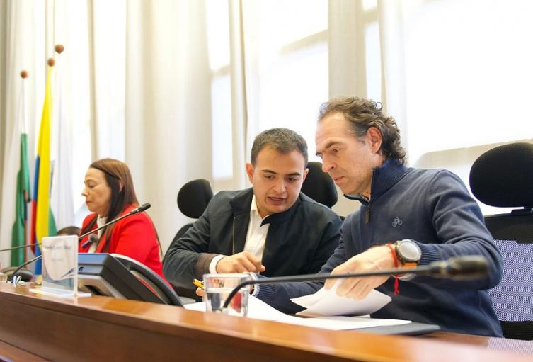 Autoridades investigan amenazas contra el alcalde y concejales de Medellín
