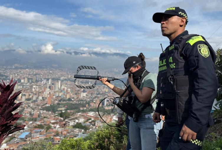 Las emisoras ilegales de Medellín que ponían en riego la comunicación aérea