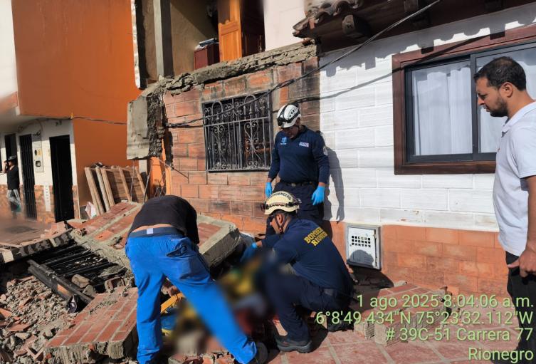 Colapsó el balcón de su apartamento en Rionegro