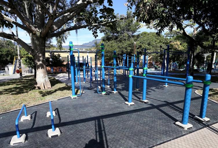Recuperación de los gimnasios al aire libre de Medellín