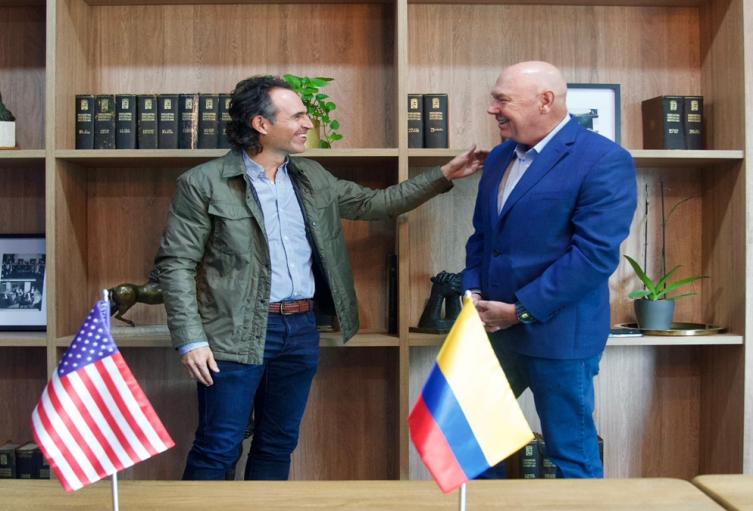 Alcalde de Medellín, Federico Gutiérrez con el Estados Unidos en Colombia, Jhon MacNamara