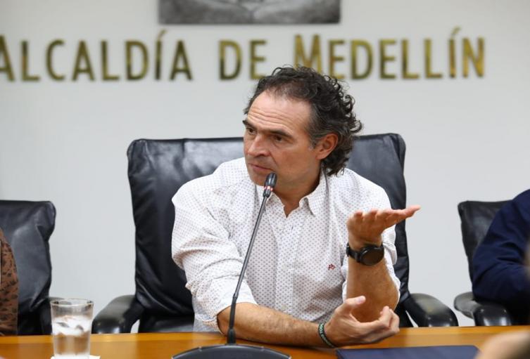 Alcalde de Medellín pide a la justicia proceder ante el desacato del Gobierno Nacional en el pago de deudas a la salud