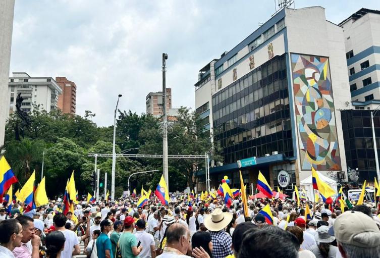 Marcha en apoyo al expresidente Uribe en Medellín