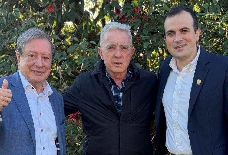 Visita de concejal de Medellín al expresidente Uribe