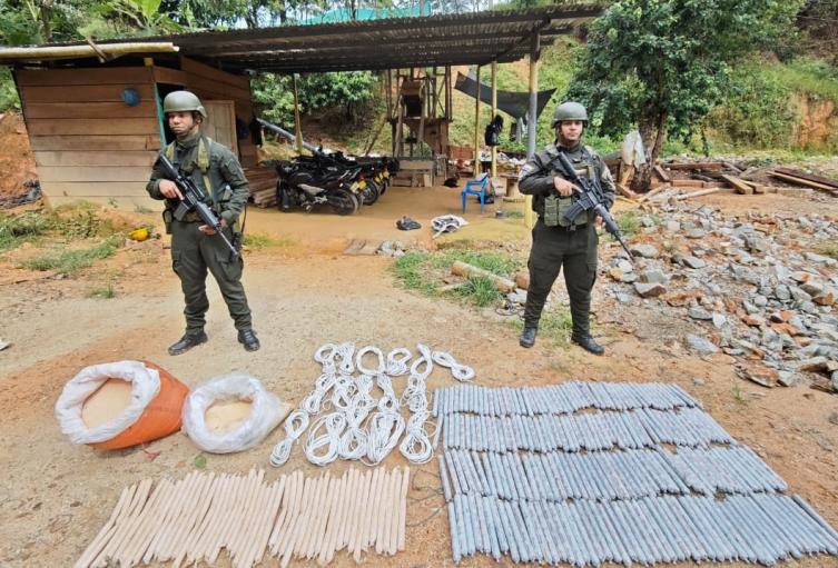 Incautan más de media tonelada de explosivos en mina ilegal de Remedios, Antioquia Incautan más de media tonelada de explosivos en mina ilegal de Remedios, Antioquia
