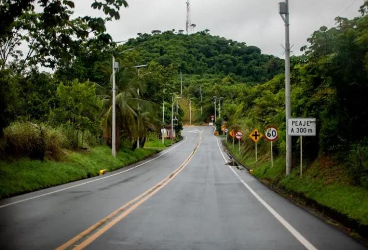 Antioquia despliega 23 equipos de maquinaria amarilla para el plan retorno con restricciones en varias vías clave