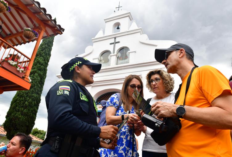 La Policía lanzó campaña "Turismo Seguro" en Medellín: La estrategia es fortalecer la confianza de los visitantes